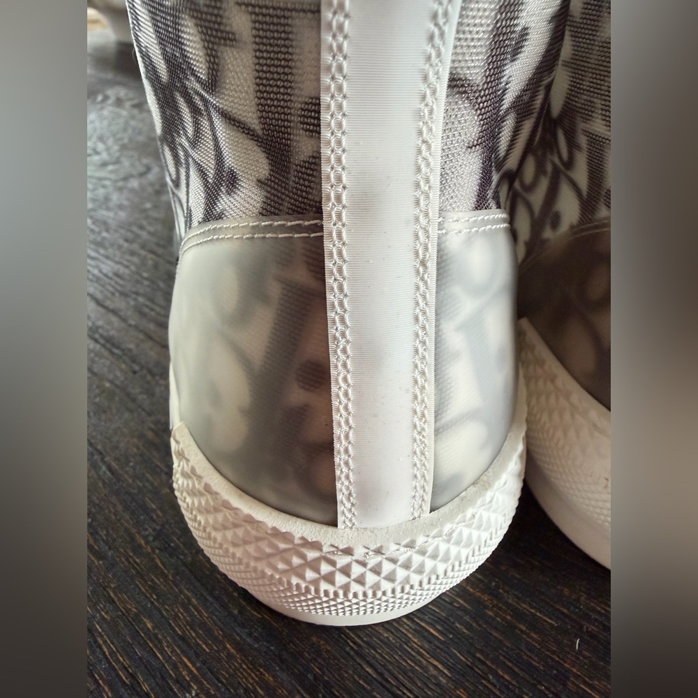 League High-Top Sneaker White and Black Dior Oblique Canvas
Men’s size 47 - Picture 7 of 10